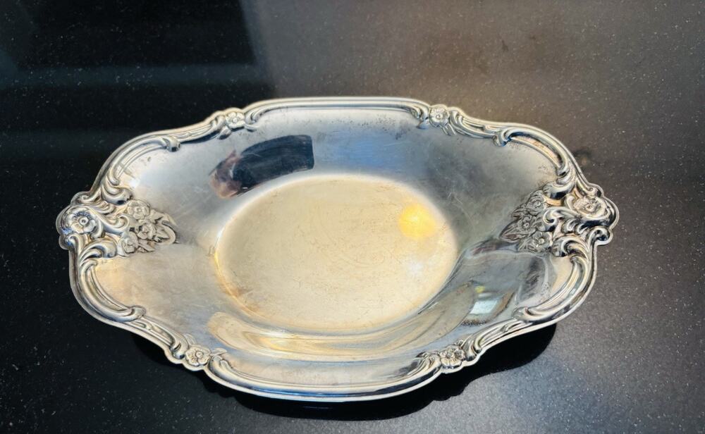 Vintage Wm Rogers International Silverplate Oval Bowl Floral Scroll 9” #7329